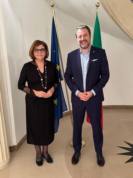 Il vicepremier e ministro delle Infrastrutture e dei Trasporti Matteo Salvini e il Commissario ai Trasporti Ue Adina Valean