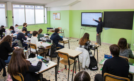 Classe di una scuola superiore di Potenza (ANSA)